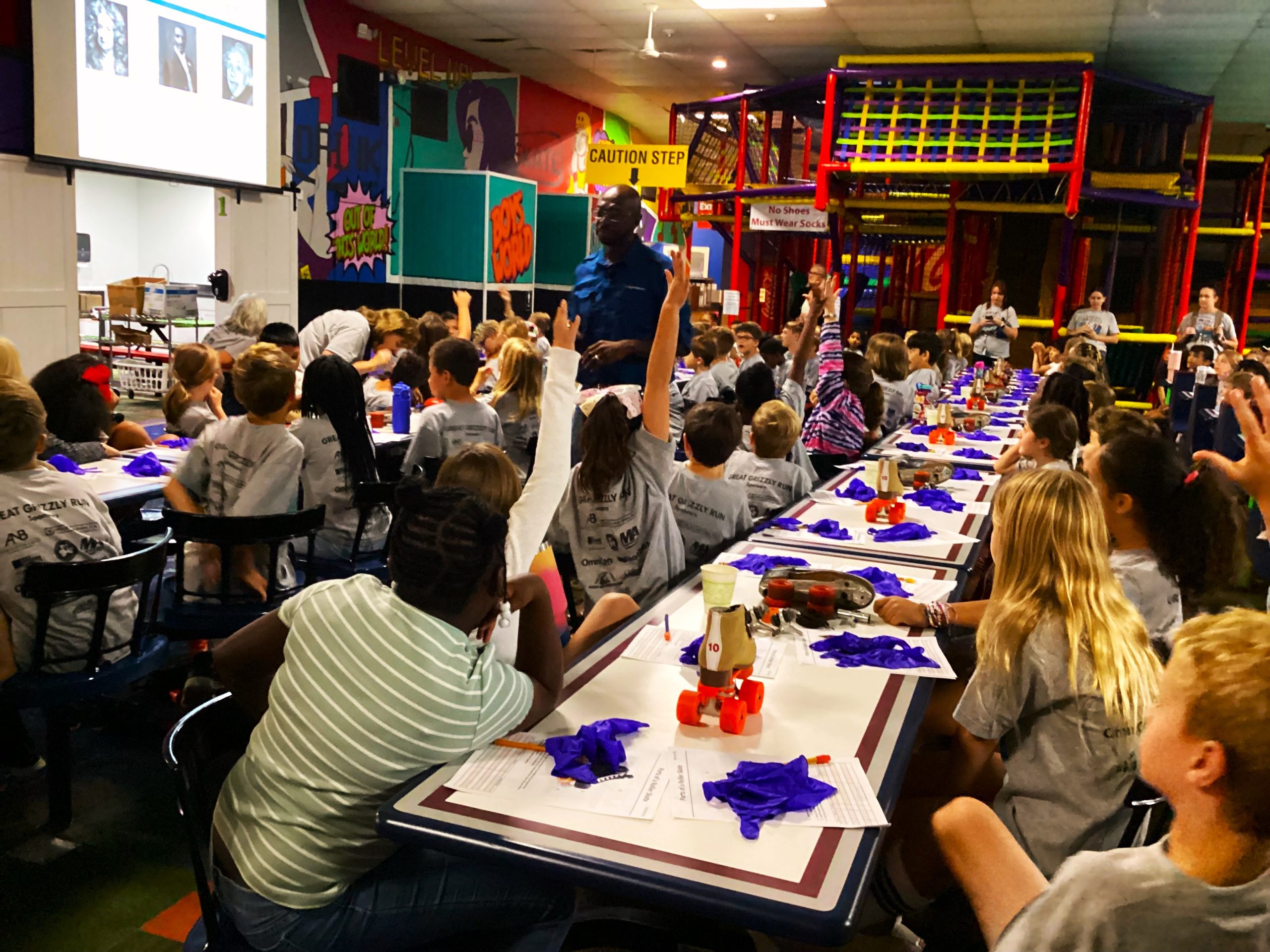 A large group of children attending one of Skate World Centers STEM field trips. Click here to learn more about our STEM field trips.